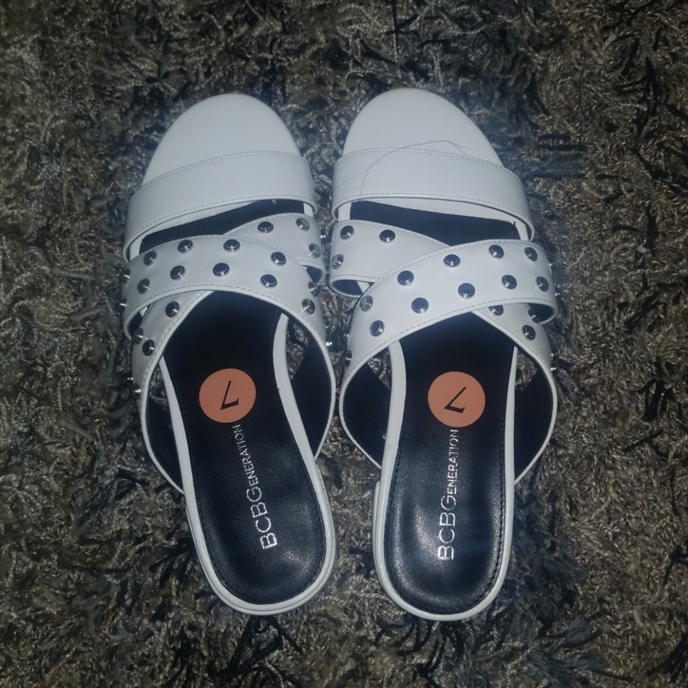 White slides BCBG SZ.7  (Nwot)